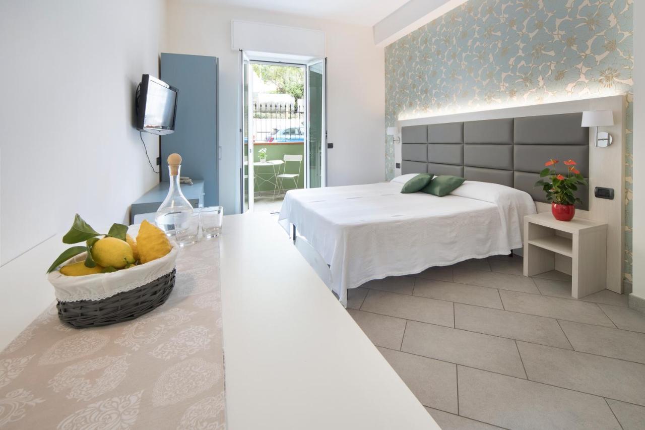 Hotel Residence Laigueglia Free Parking Exterior foto